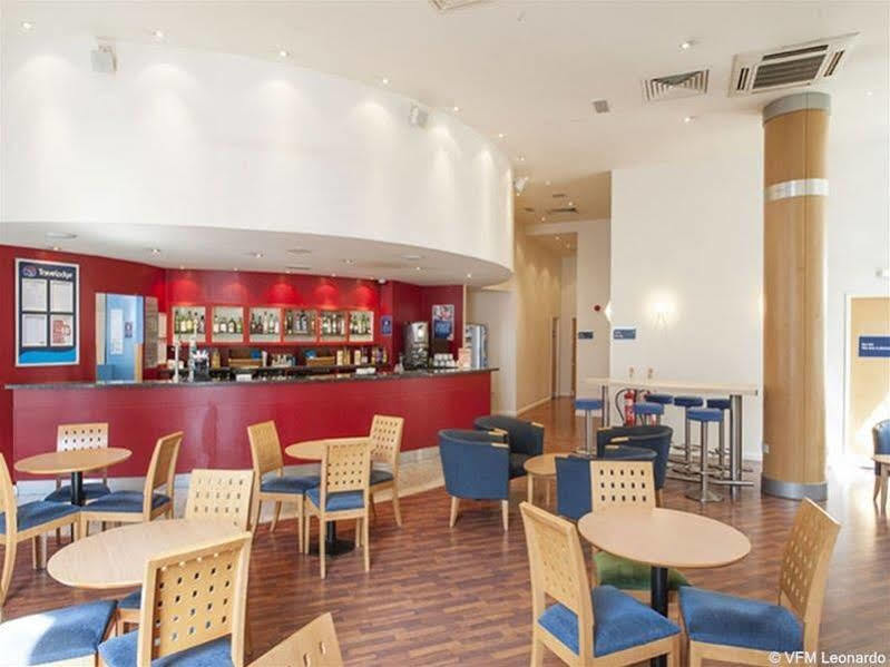 Ramada Encore York Esterno foto